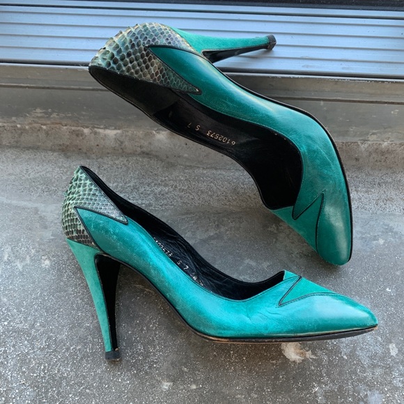 Mary Popps Vintage Green Pumps - Picture 2 of 8